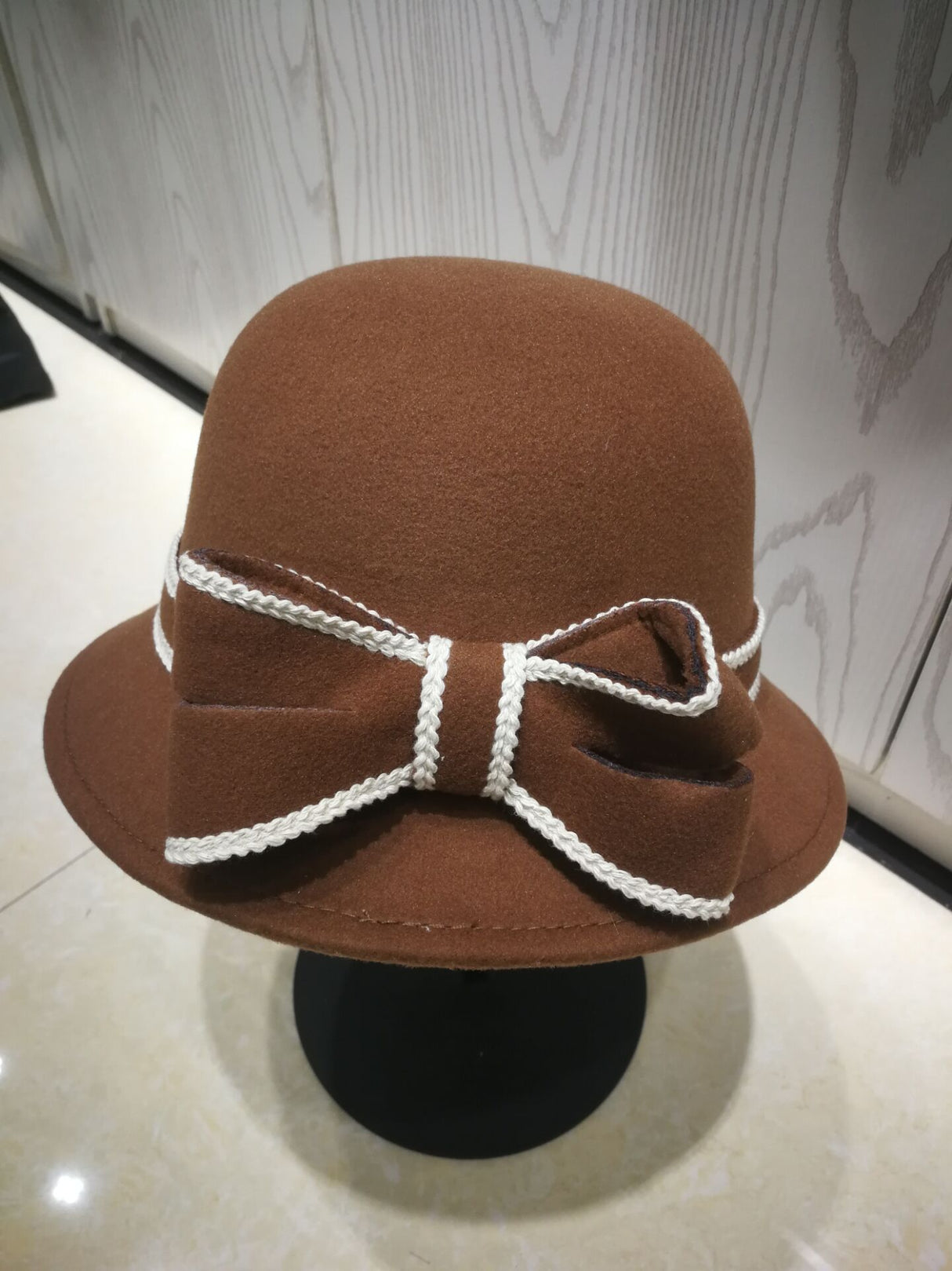 Années 60 Chapeau Derby Rétro Noeud Bicolore - Ma Penderie Vintage