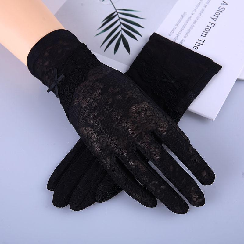 <tc>1950's</tc> Retro Pin Up Lace Gloves