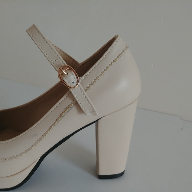 <tc>1950's</tc>  <tc>M</tc>onochrome Plain Retro Heeled Shoes