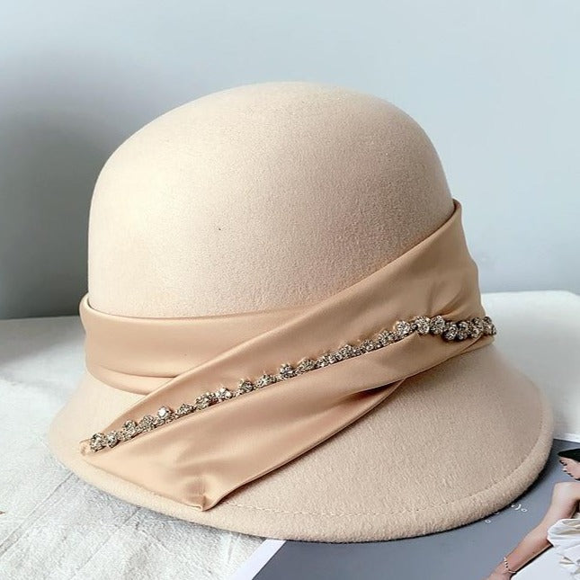 Années 40 Chapeau Cloche Bijoux Fedora Beige - Ma Penderie Vintage