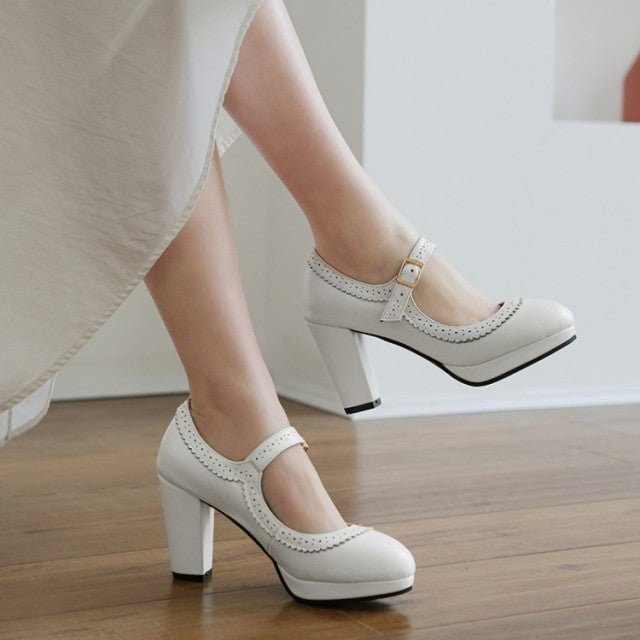 <tc>1950's</tc>  <tc>M</tc>onochrome Plain Retro Heeled Shoes